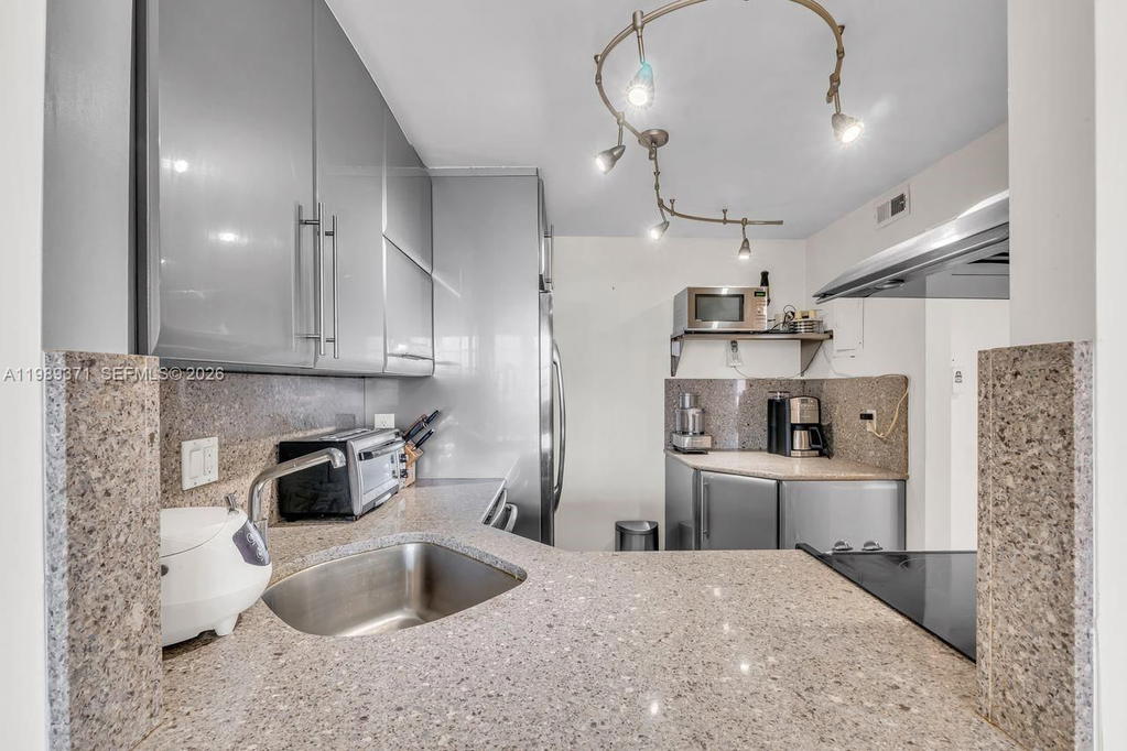 Real estate property located at 1825 Ocean Dr #407, Broward, Imperial Towers Condo, Hallandale Beach, FL