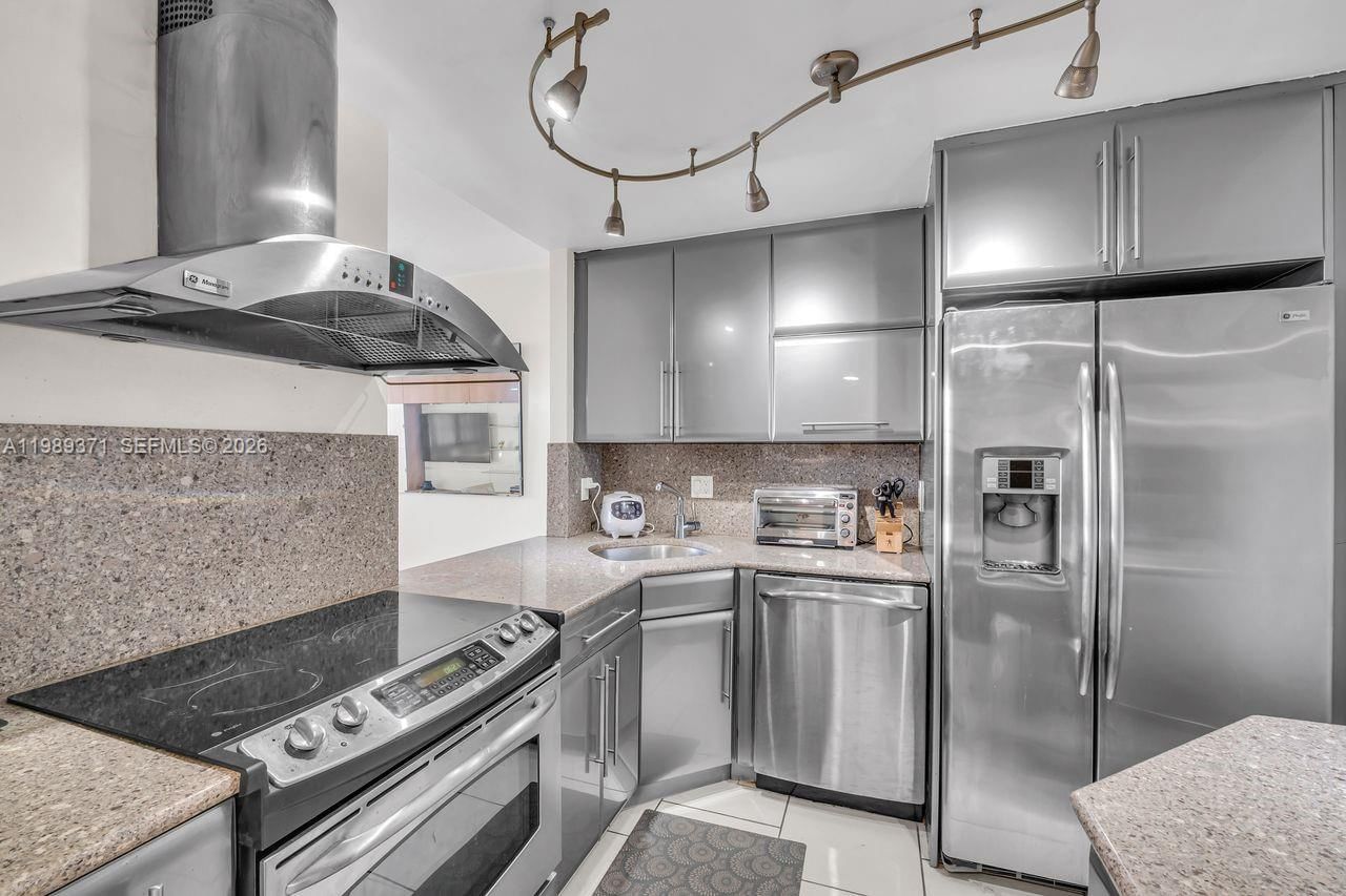 Real estate property located at 1825 Ocean Dr #407, Broward, Imperial Towers Condo, Hallandale Beach, FL