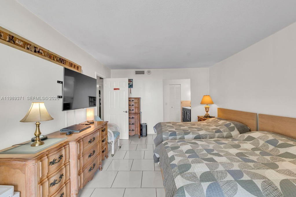 Real estate property located at 1825 Ocean Dr #407, Broward, Imperial Towers Condo, Hallandale Beach, FL