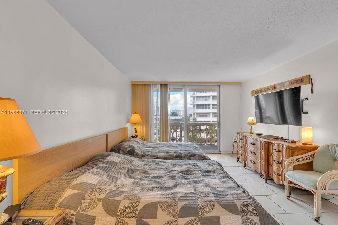 Real estate property located at 1825 Ocean Dr #407, Broward, Imperial Towers Condo, Hallandale Beach, FL