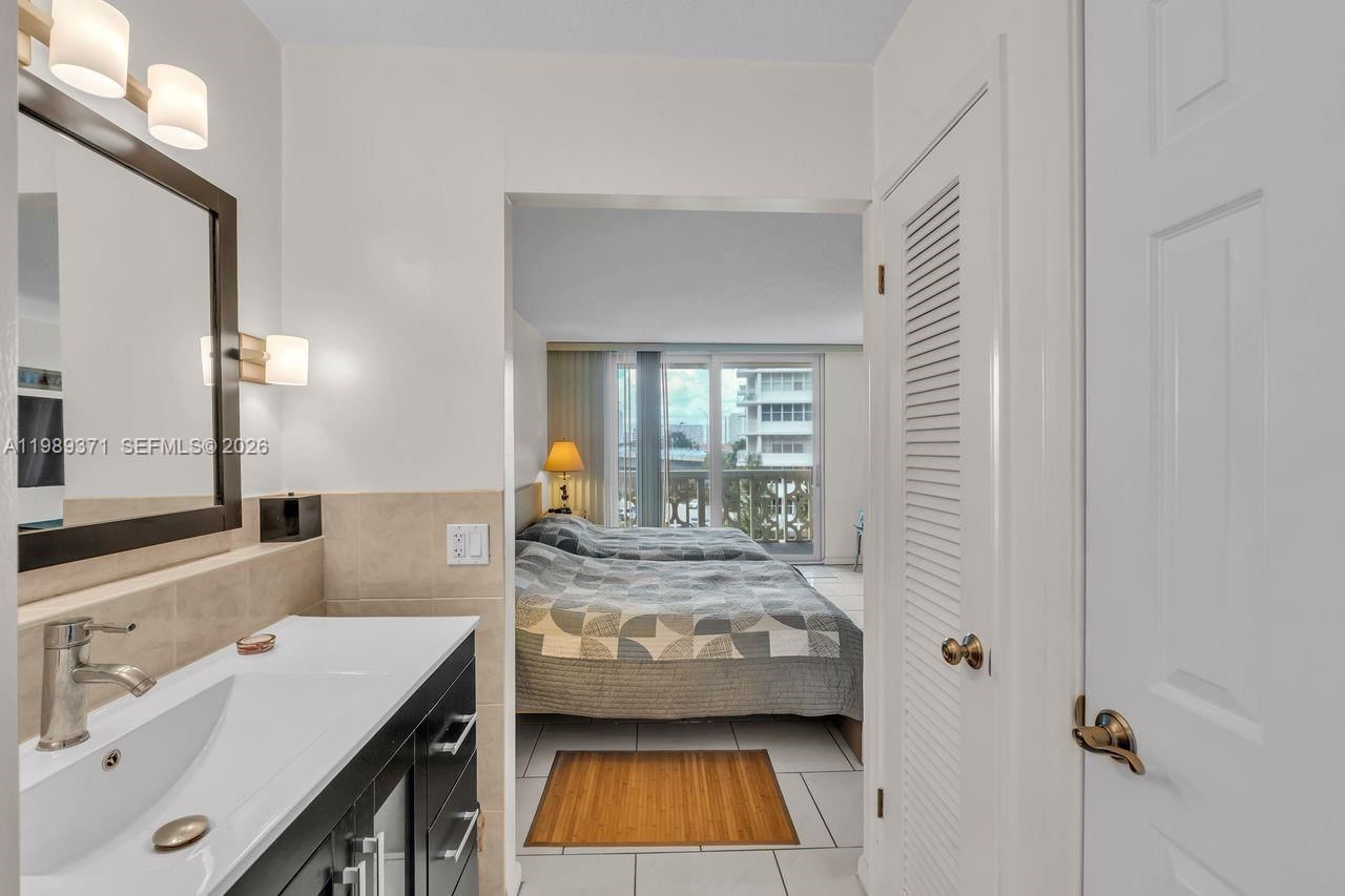 Real estate property located at 1825 Ocean Dr #407, Broward, Imperial Towers Condo, Hallandale Beach, FL