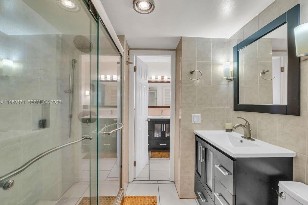 Real estate property located at 1825 Ocean Dr #407, Broward, Imperial Towers Condo, Hallandale Beach, FL