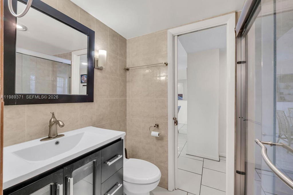Real estate property located at 1825 Ocean Dr #407, Broward, Imperial Towers Condo, Hallandale Beach, FL