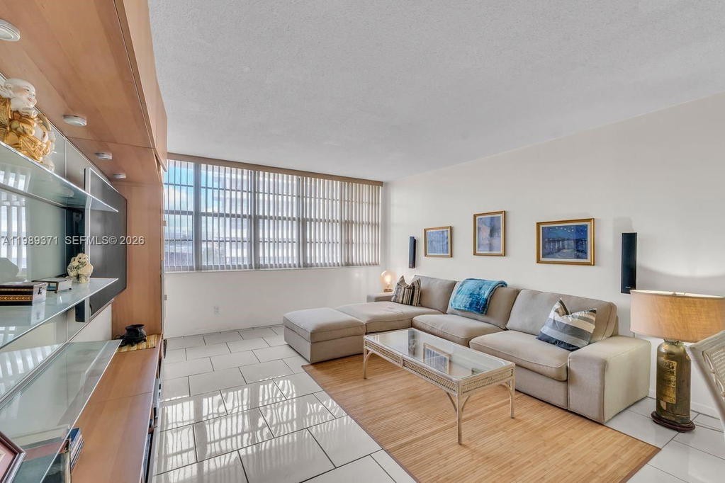 Real estate property located at 1825 Ocean Dr #407, Broward, Imperial Towers Condo, Hallandale Beach, FL