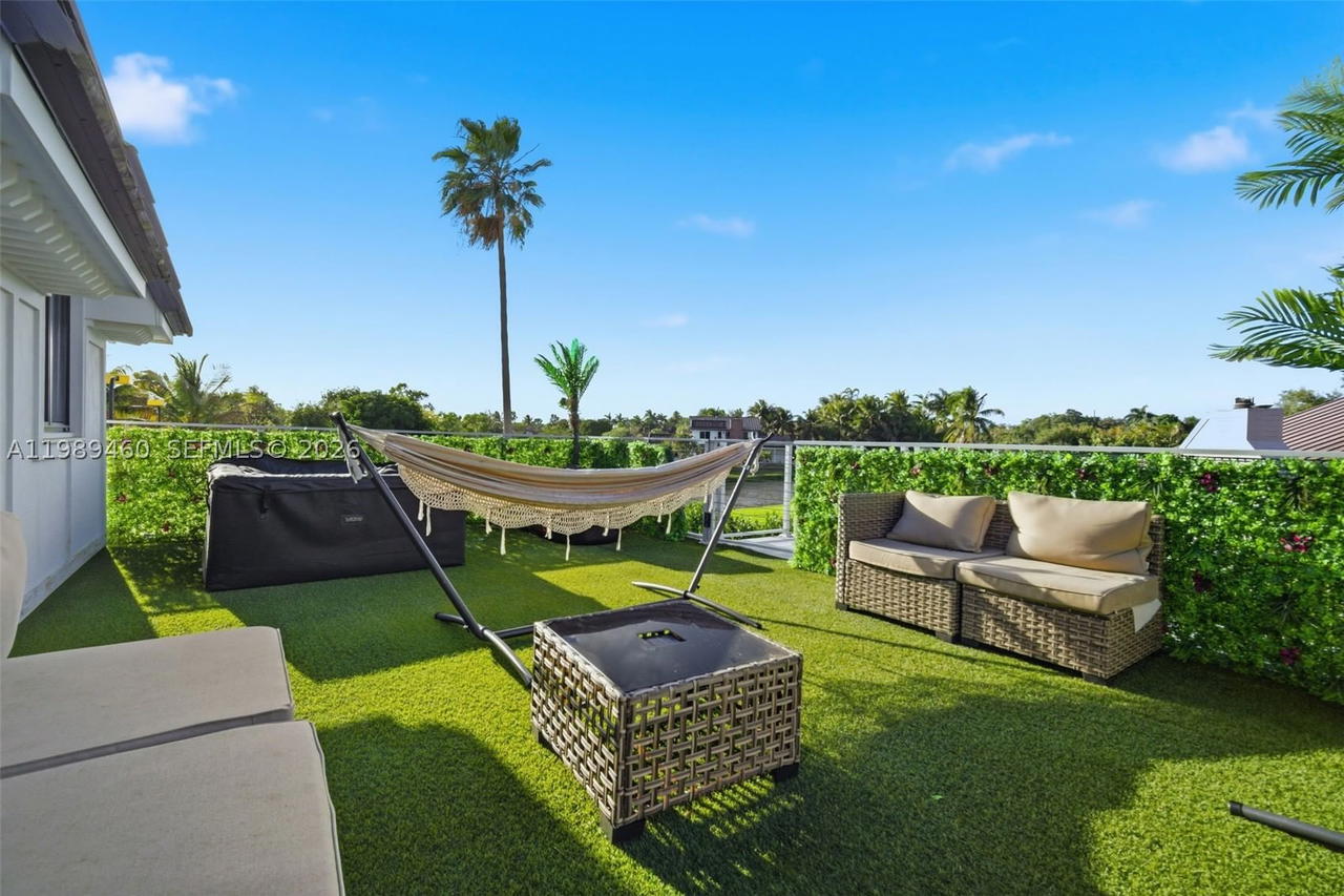 Real estate property located at 2201 115th Ter, Broward, Fla Fruit Lands Co Sub No, Davie, FL