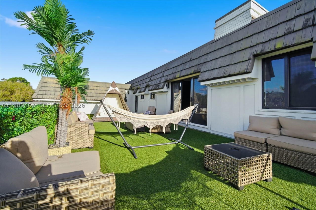 Real estate property located at 2201 115th Ter, Broward, Fla Fruit Lands Co Sub No, Davie, FL