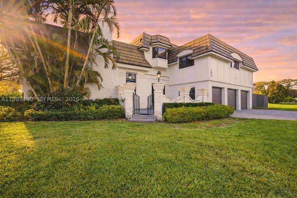Real estate property located at 2201 115th Ter, Broward, Fla Fruit Lands Co Sub No, Davie, FL