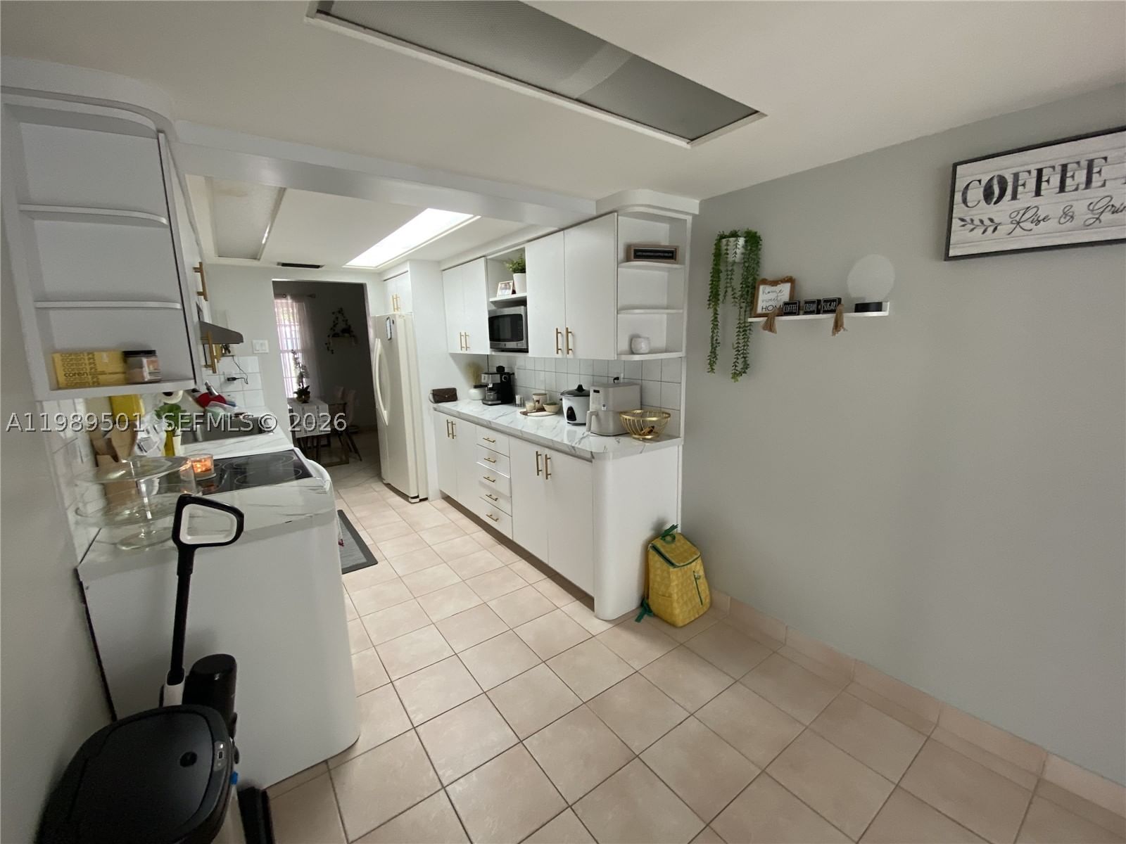 Real estate property located at 3300-3302 10th St, Miami-dade, Tamiami Pines, Miami, FL