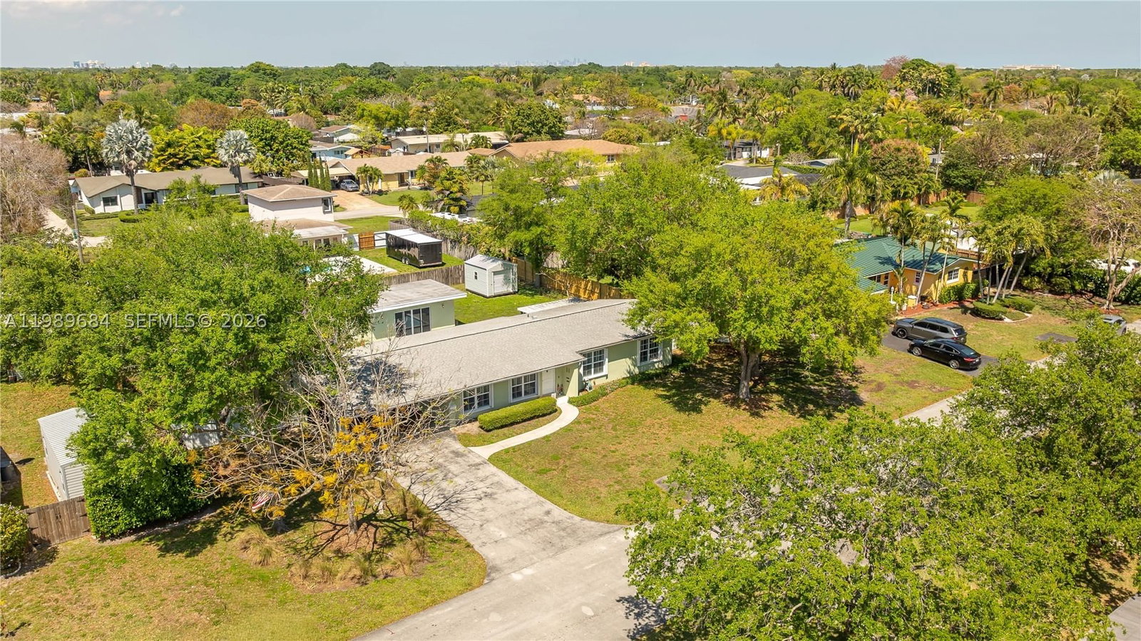 Real estate property located at 8535 186th St, Miami-dade, Whispering Pines Estates, Cutler Bay, FL