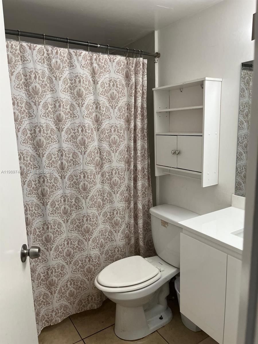 Real estate property located at 8761 Wiles Rd #206, Broward, Edgewater Condo, Coral Springs, FL