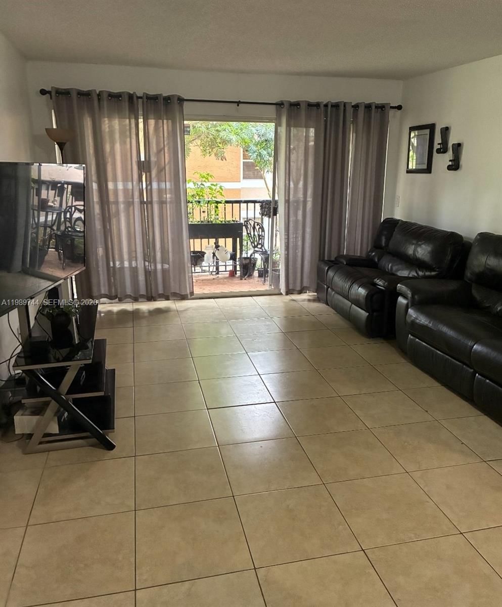 Real estate property located at 8761 Wiles Rd #206, Broward, Edgewater Condo, Coral Springs, FL