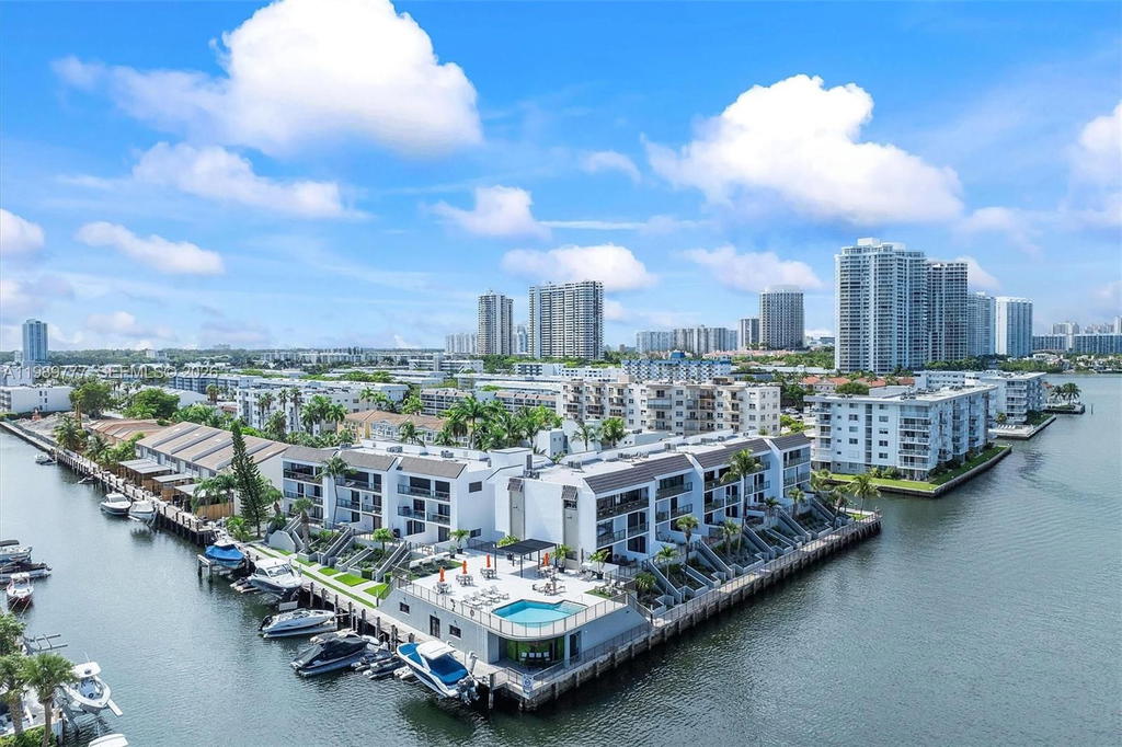 Real estate property located at 4000 168th St #113B, Miami-dade, Pelican Landing Condo, North Miami Beach, FL