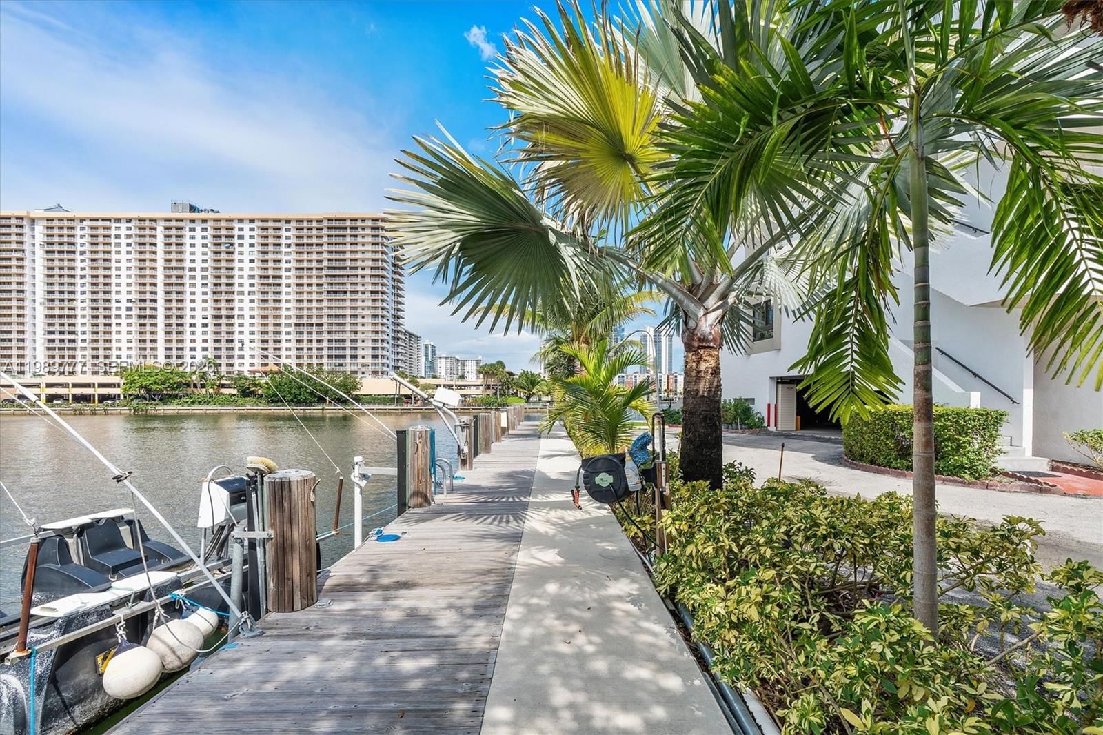 Real estate property located at 4000 168th St #113B, Miami-dade, Pelican Landing Condo, North Miami Beach, FL