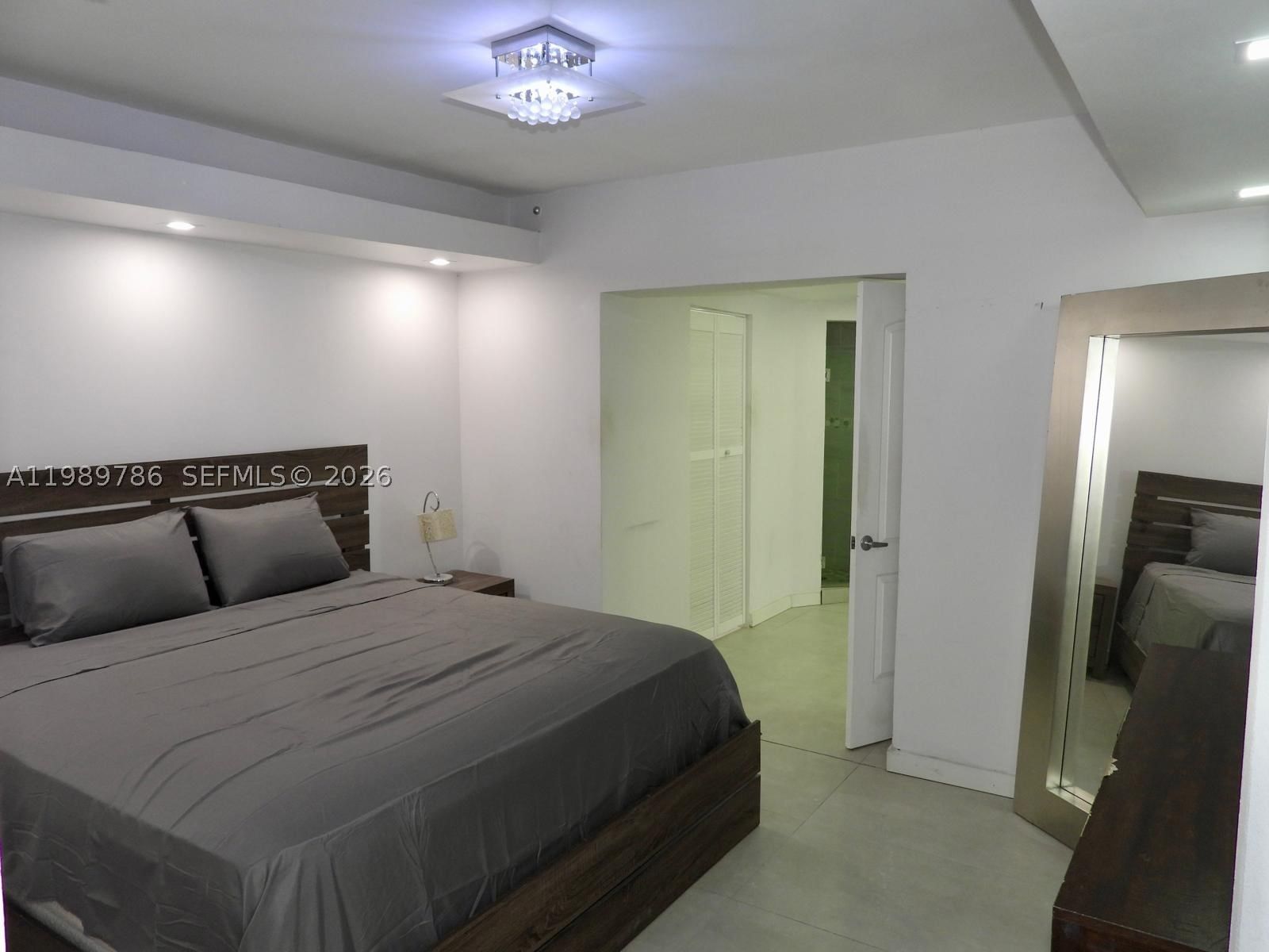 Real estate property located at 715 Hollywood Blvd, Broward, Hollywood Lakes Section, Hollywood, FL