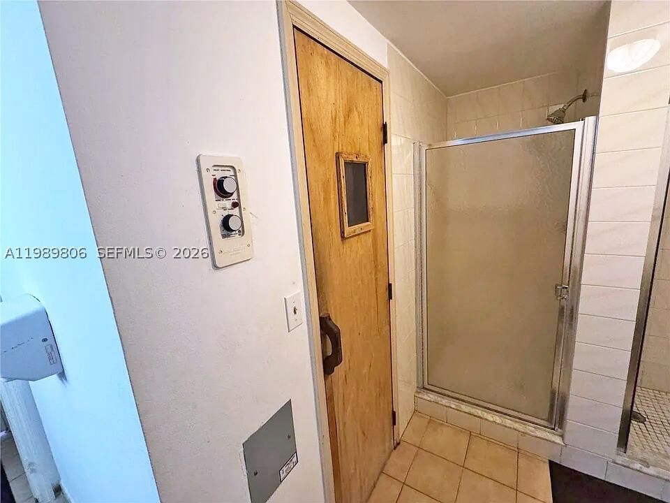 Real estate property located at 3113 Ocean Dr #504, Broward, Ashleigh House Condo, Hallandale Beach, FL