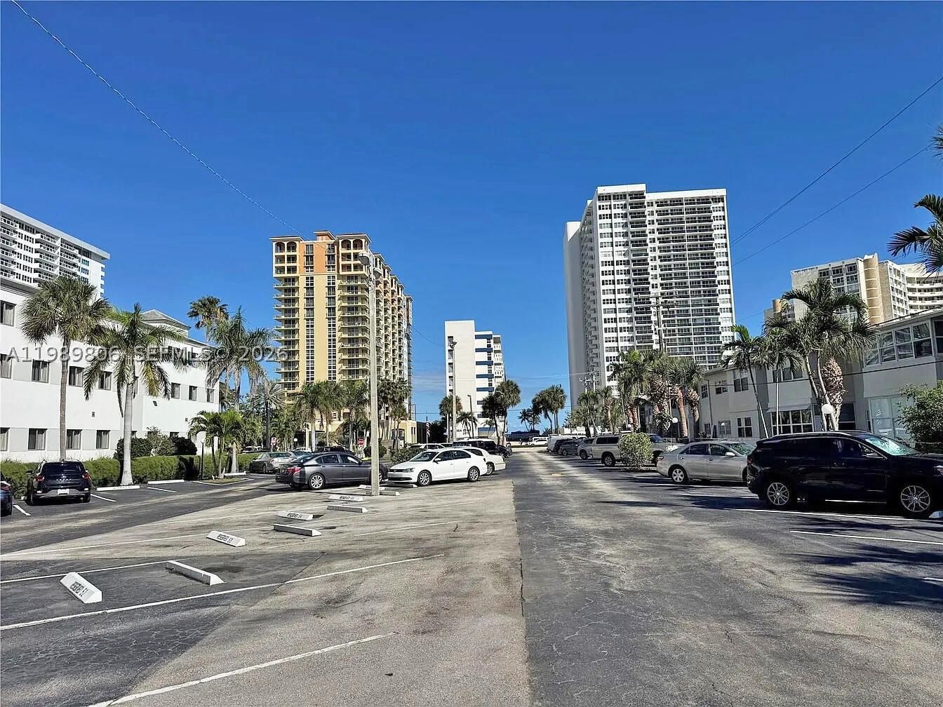 Real estate property located at 3113 Ocean Dr #504, Broward, Ashleigh House Condo, Hallandale Beach, FL
