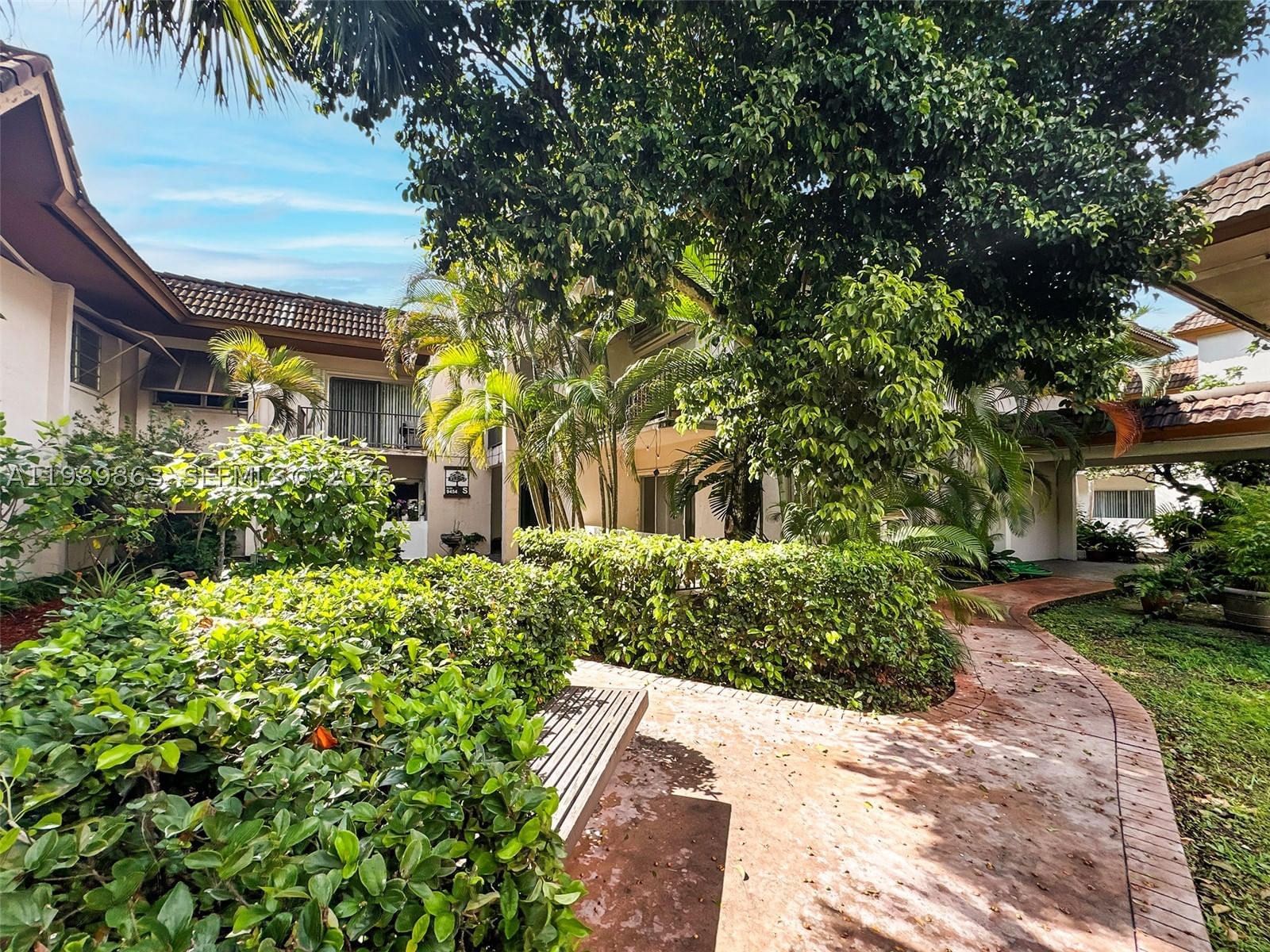 Real estate property located at 9454 77th Ave S1, Miami-dade, Kingston Square Condo, Miami, FL