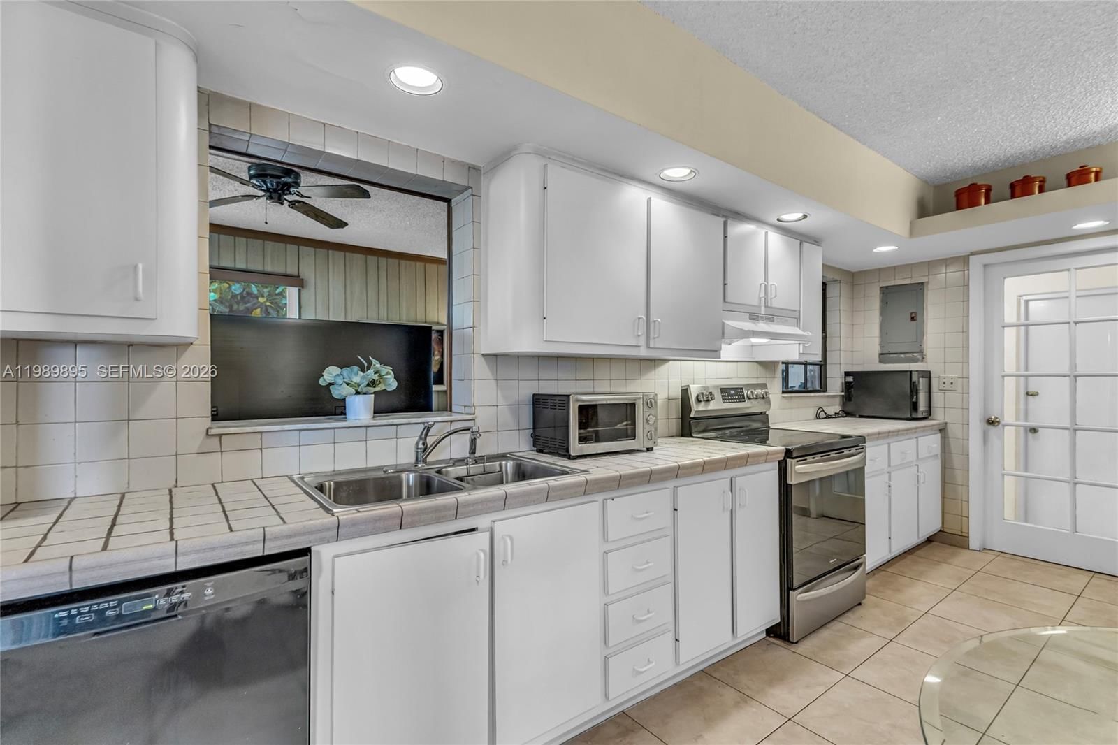 Real estate property located at 5660 13th Ct, Miami-dade, Palm Springs Ests 4th Add, Hialeah, FL