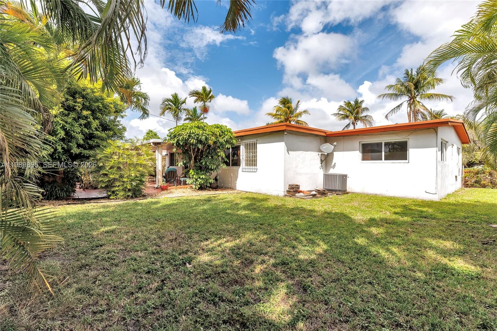 Real estate property located at 5660 13th Ct, Miami-dade, Palm Springs Ests 4th Add, Hialeah, FL