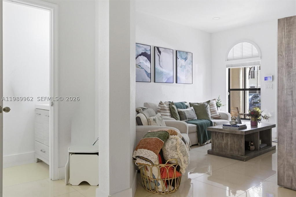 Real estate property located at 10319 30th Ter, Miami-dade, Beacon At Doral, Doral, FL