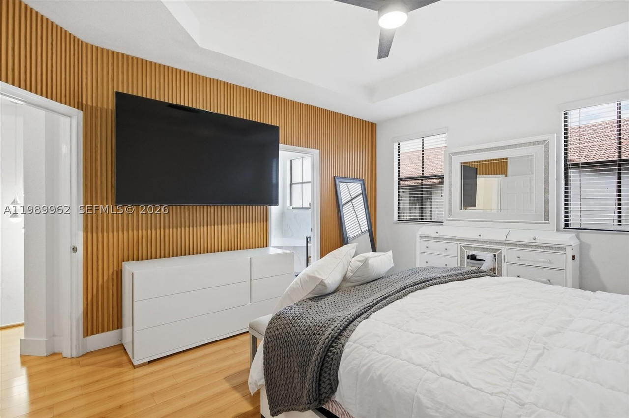Real estate property located at 10319 30th Ter, Miami-dade, Beacon At Doral, Doral, FL