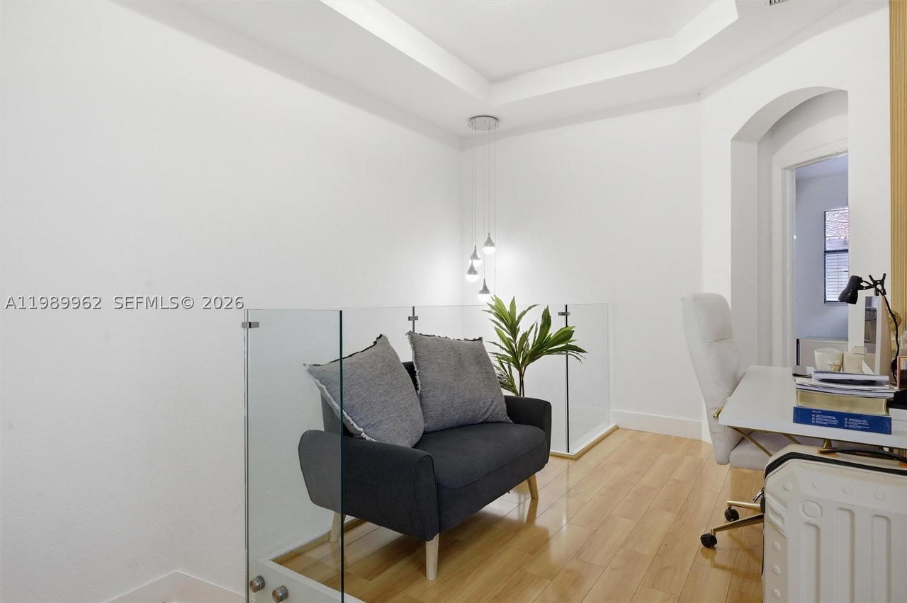 Real estate property located at 10319 30th Ter, Miami-dade, Beacon At Doral, Doral, FL