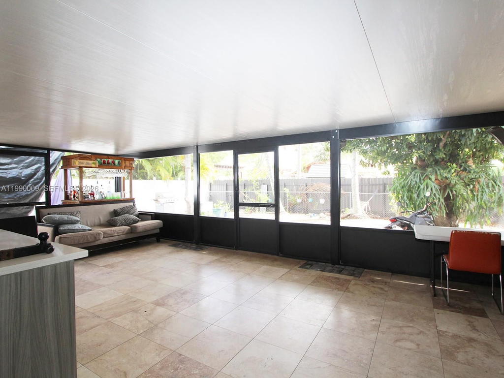 Real estate property located at 10760 28th St, Miami-dade, Cubaranda Estates Addn No, Miami, FL