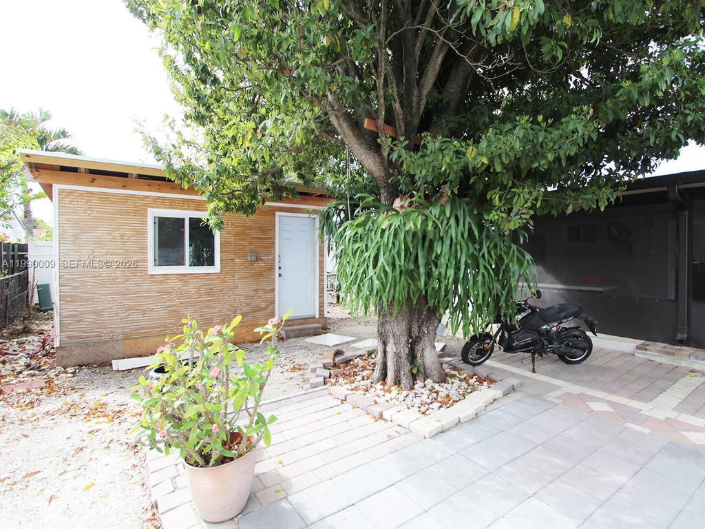 Real estate property located at 10760 28th St, Miami-dade, Cubaranda Estates Addn No, Miami, FL
