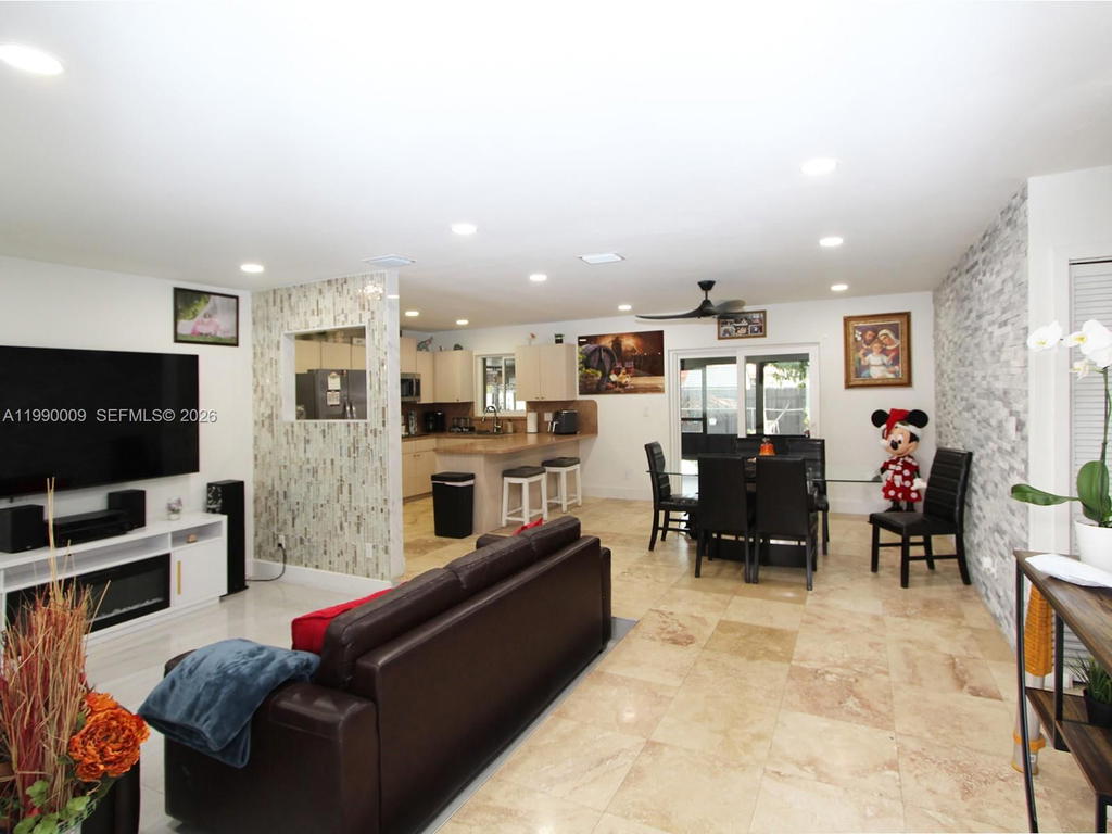 Real estate property located at 10760 28th St, Miami-dade, Cubaranda Estates Addn No, Miami, FL