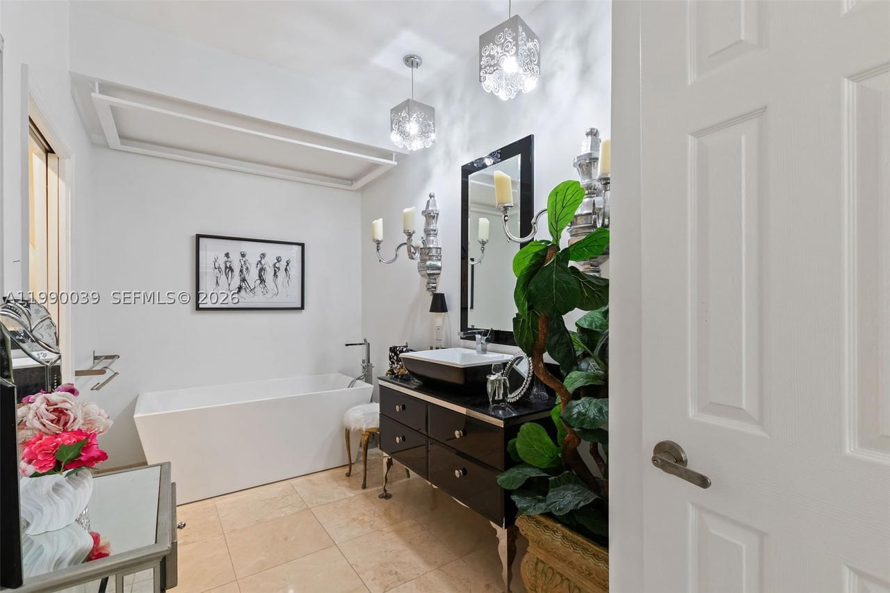 Real estate property located at 3530 Mystic Pointe Dr #114, Miami-dade, Mystic Pointe Tower 500 C, Aventura, FL