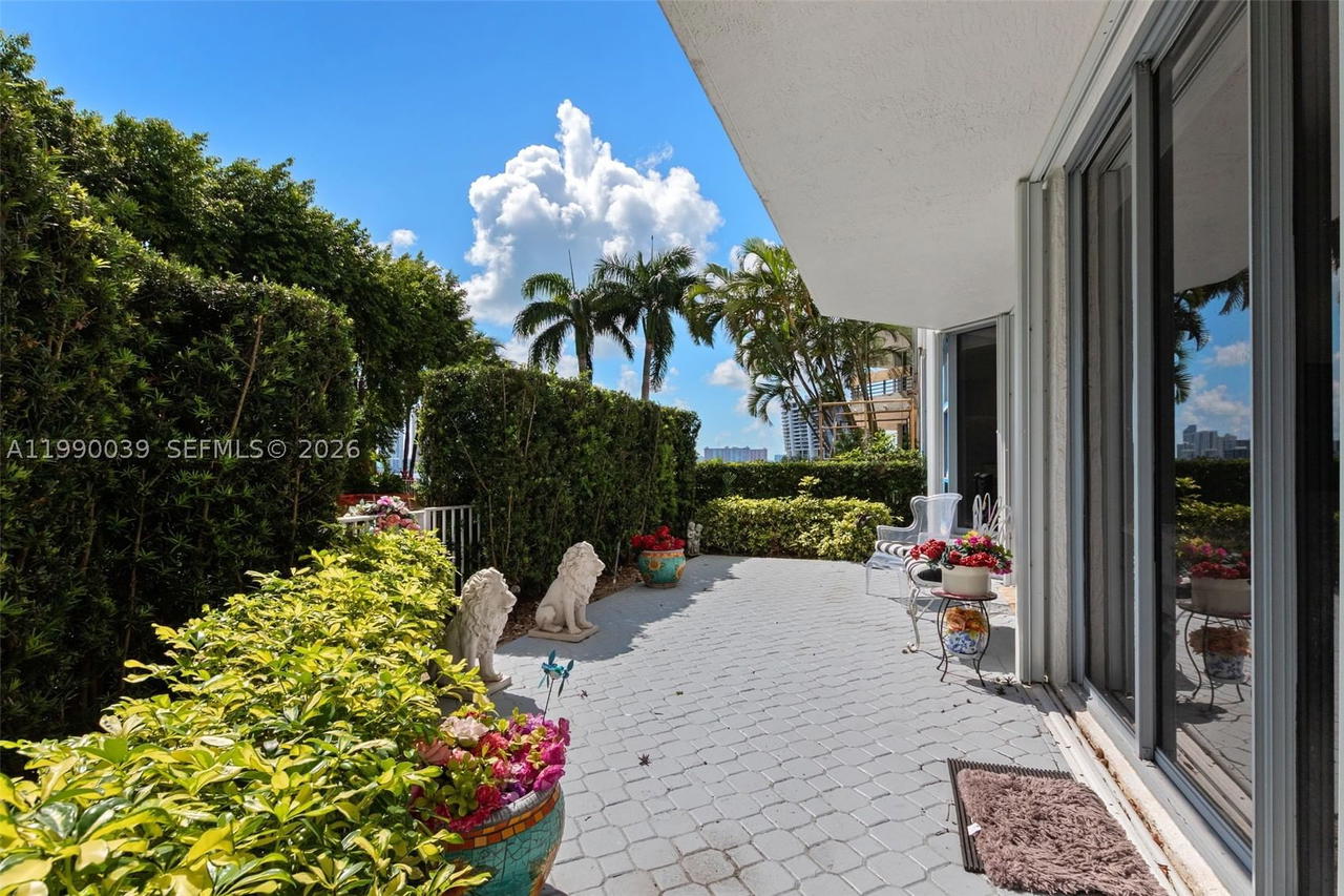 Real estate property located at 3530 Mystic Pointe Dr #114, Miami-dade, Mystic Pointe Tower 500 C, Aventura, FL