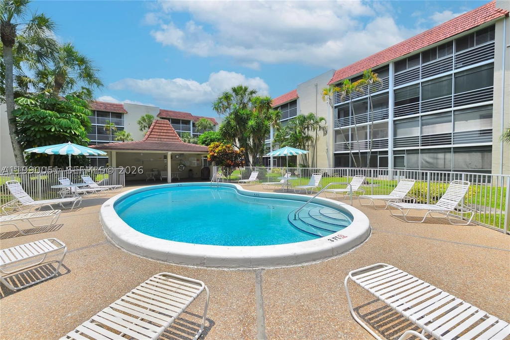 Real estate property located at 3776 Inverrary Blvd #301R, Broward, Las Vistas P-r In Inverra, Lauderhill, FL