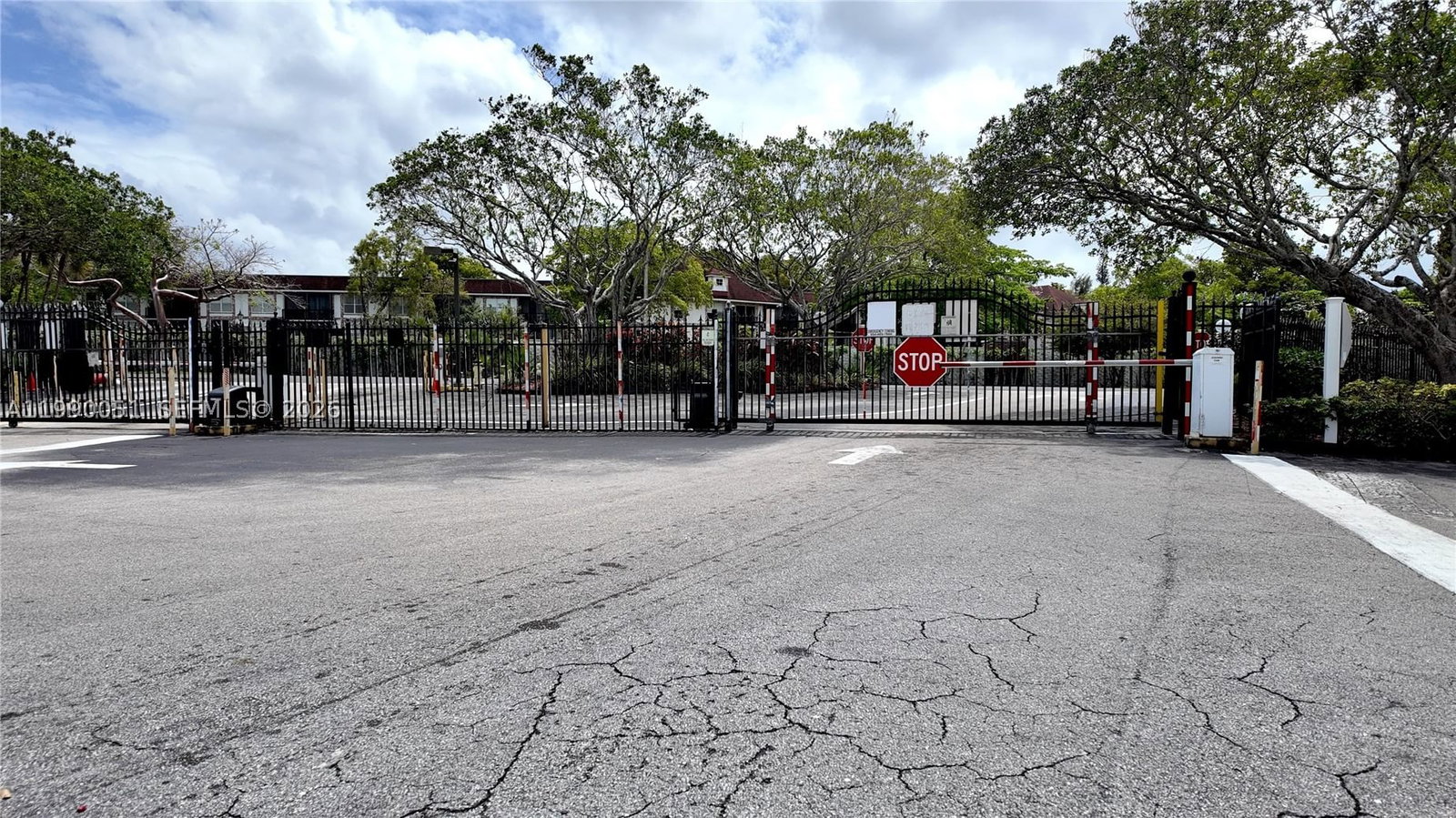 Real estate property located at 3776 Inverrary Blvd #301R, Broward, Las Vistas P-r In Inverra, Lauderhill, FL