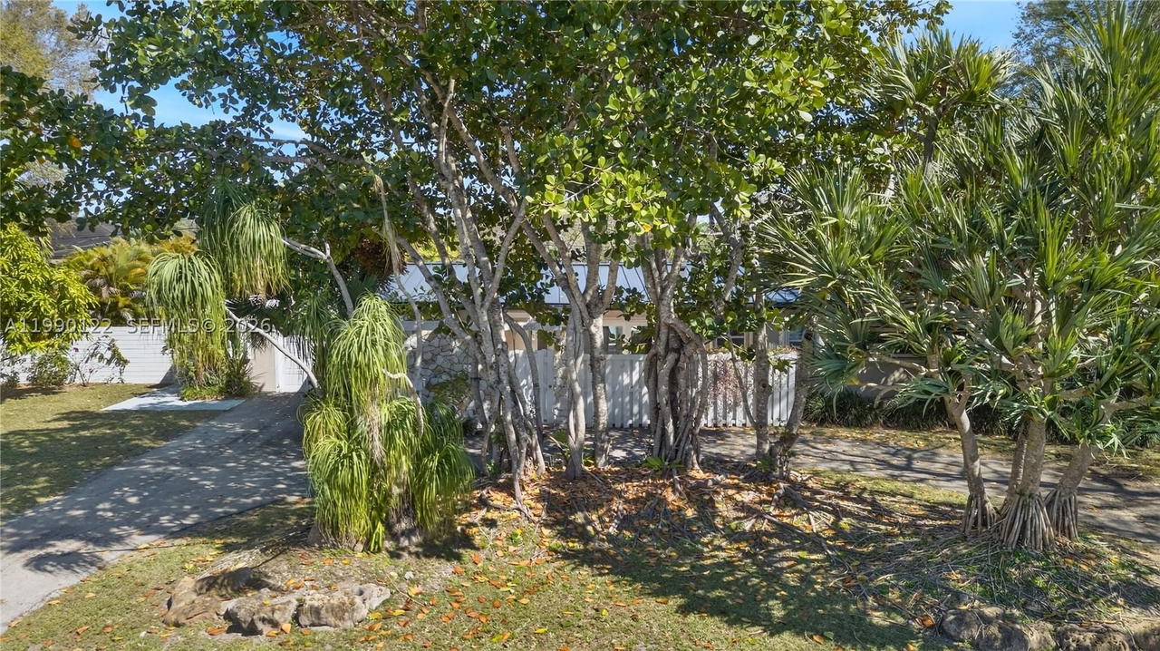 Real estate property located at 12935 81st Ave, Miami-dade, Pine Tree Estates, Pinecrest, FL