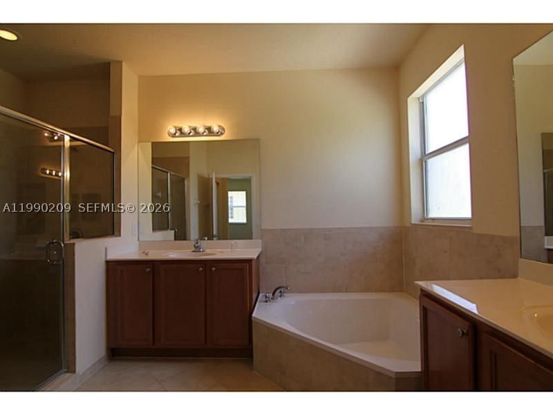 Real estate property located at 11277 44th Ter, Miami-dade, Balmoral Sub Phase Iii, Doral, FL