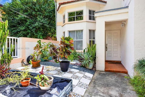 Real estate property located at 2996 Jackson Ave B, Miami-dade, Lincoln Manor, Coconut Grove, FL