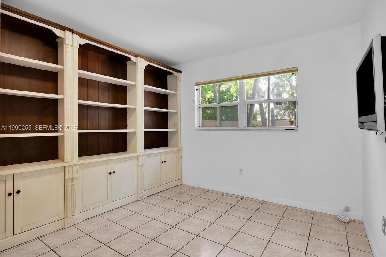 Real estate property located at 2996 Jackson Ave B, Miami-dade, Lincoln Manor, Coconut Grove, FL
