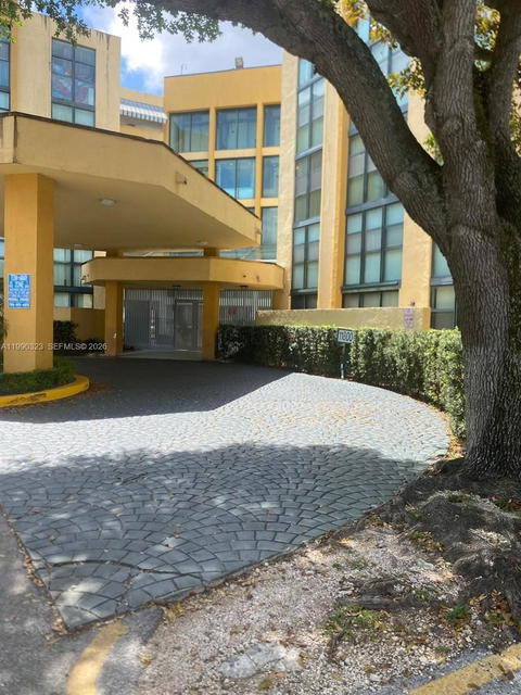 Real estate property located at 11800 18th St #108-4, Miami-dade, International Park Condo, Miami, FL