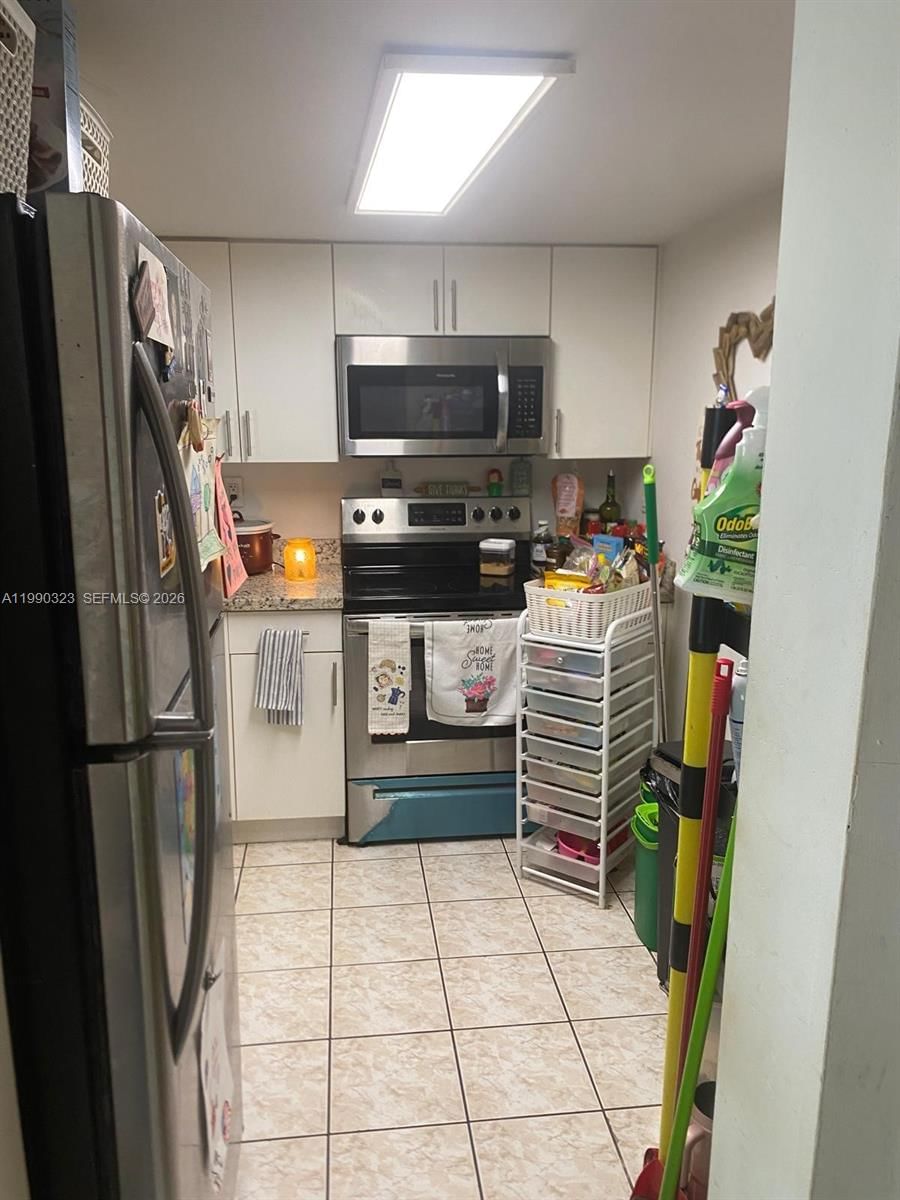 Real estate property located at 11800 18th St #108-4, Miami-dade, International Park Condo, Miami, FL