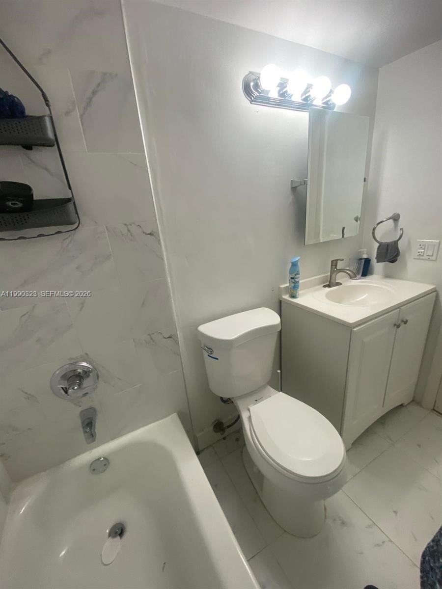 Real estate property located at 11800 18th St #108-4, Miami-dade, International Park Condo, Miami, FL