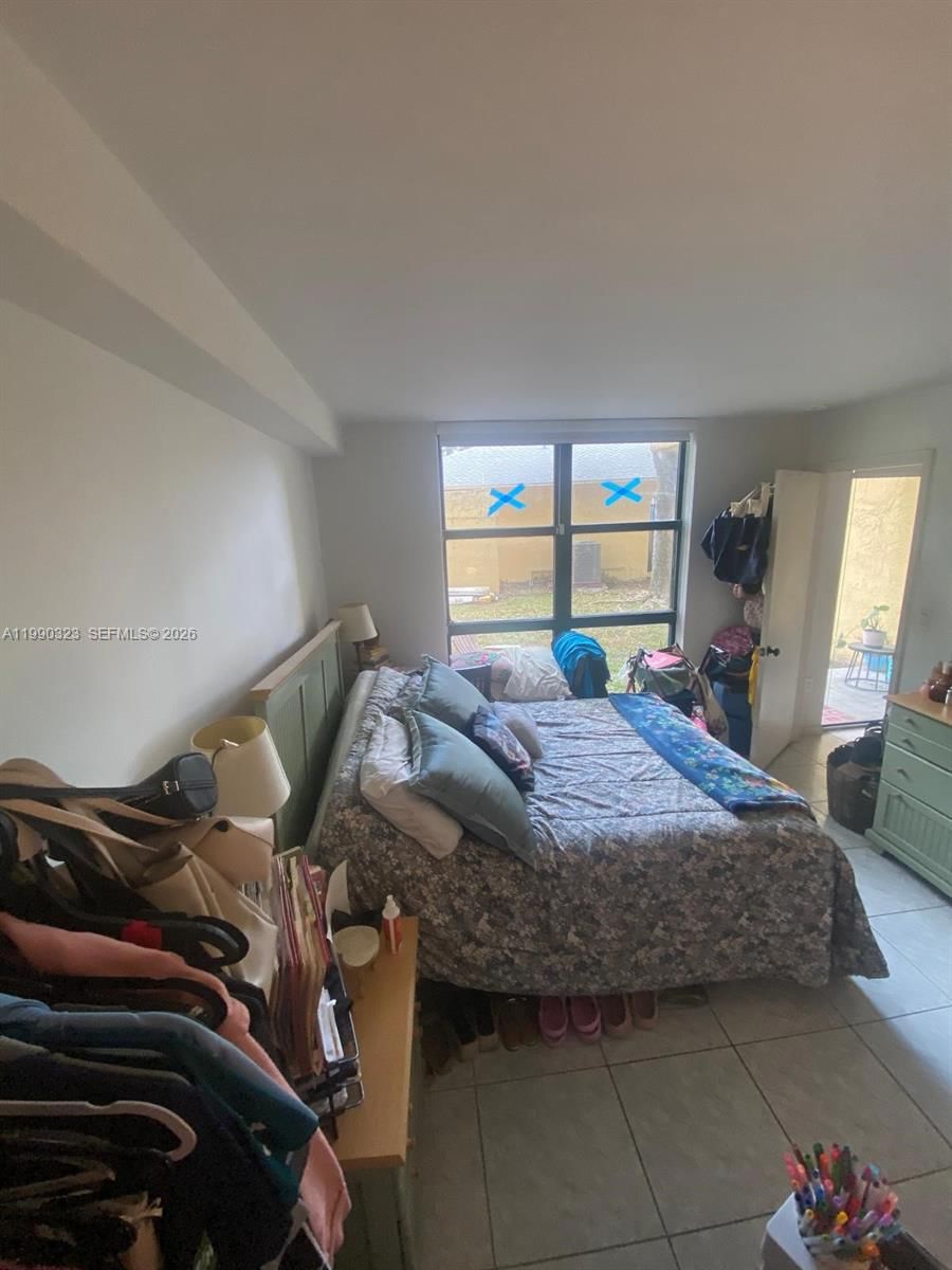 Real estate property located at 11800 18th St #108-4, Miami-dade, International Park Condo, Miami, FL