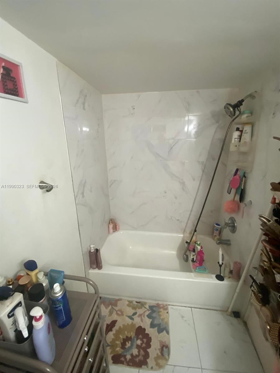 Real estate property located at 11800 18th St #108-4, Miami-dade, International Park Condo, Miami, FL