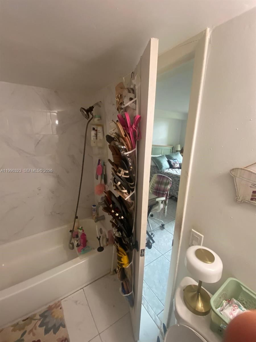 Real estate property located at 11800 18th St #108-4, Miami-dade, International Park Condo, Miami, FL