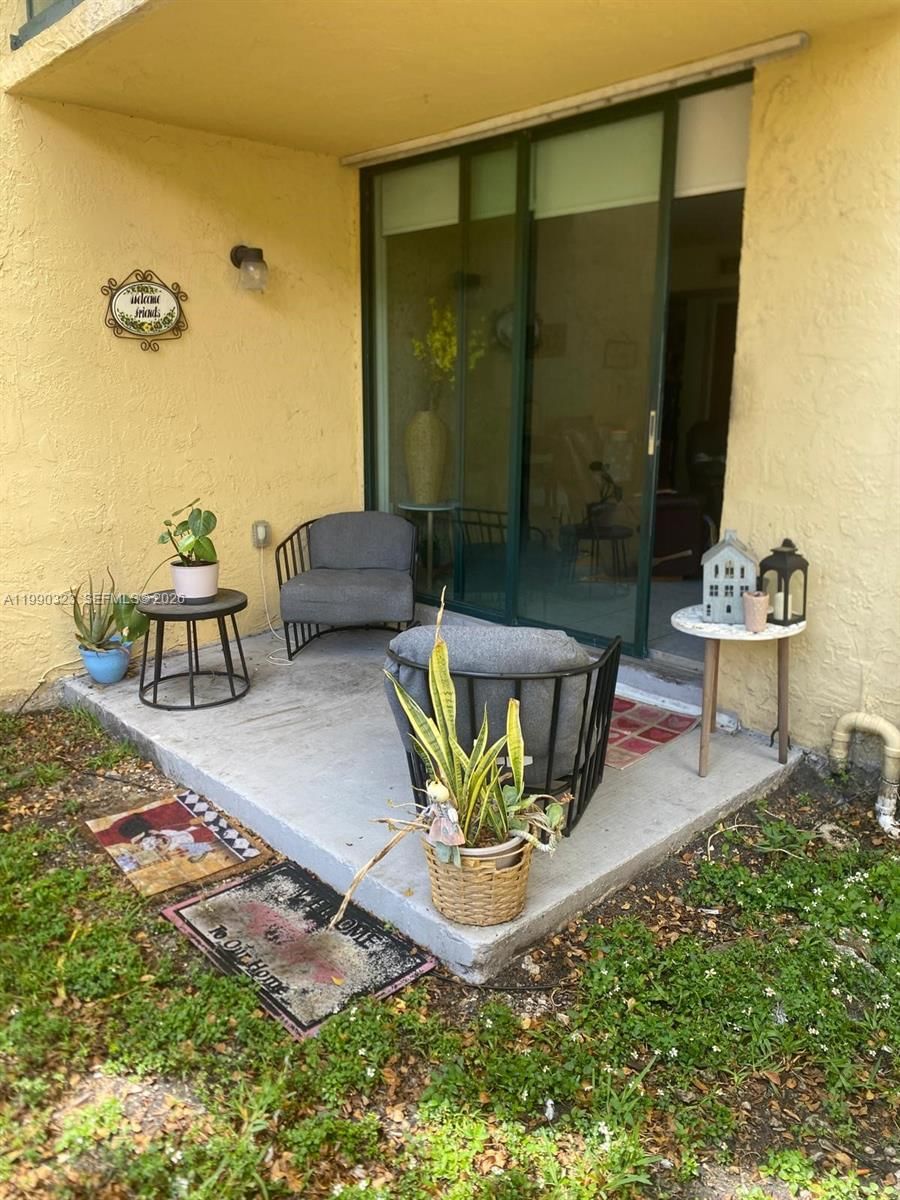 Real estate property located at 11800 18th St #108-4, Miami-dade, International Park Condo, Miami, FL