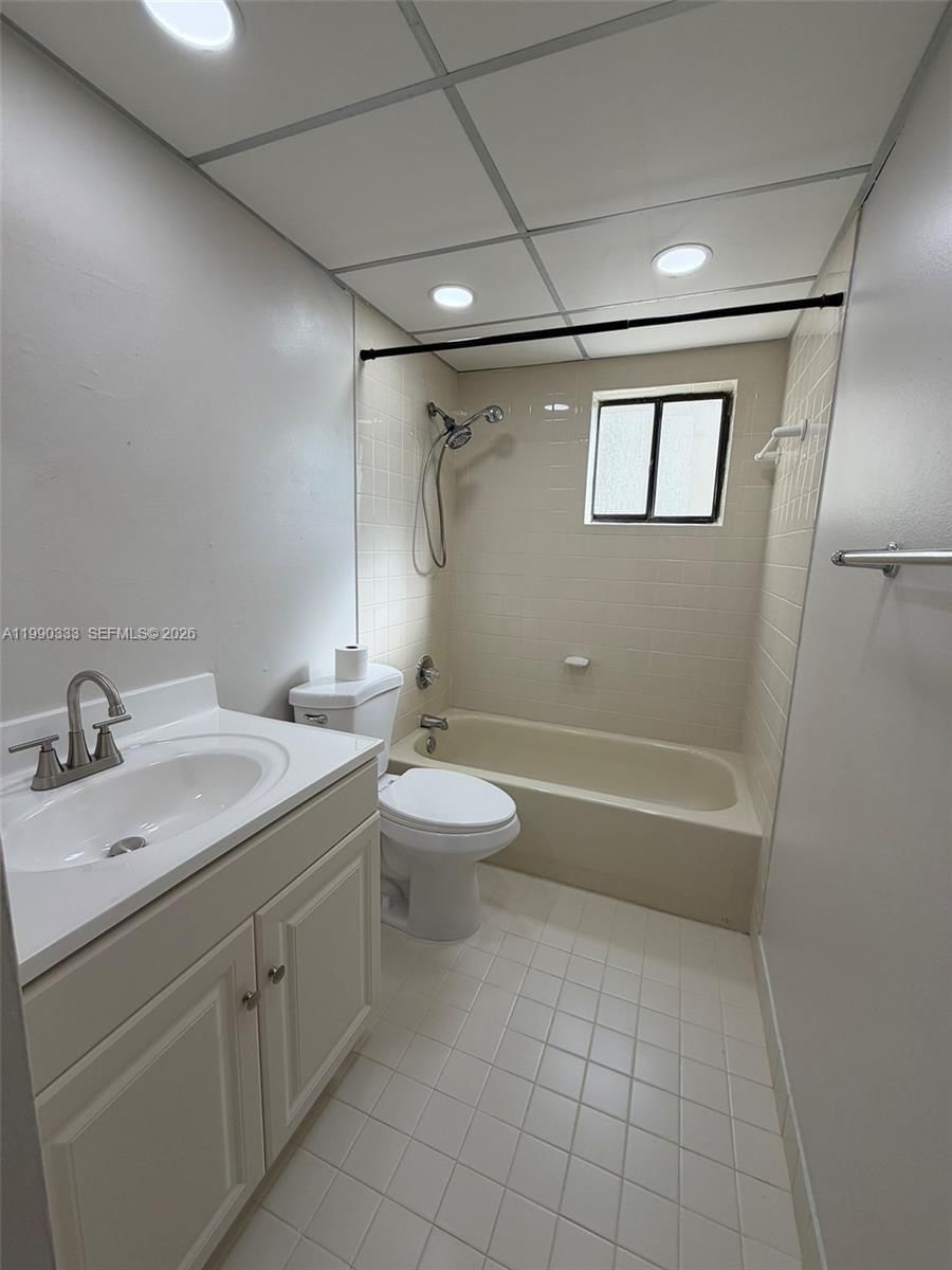 Real estate property located at 8025 107th Ave #213, Miami-dade, The Horizons Condo #2, Miami, FL