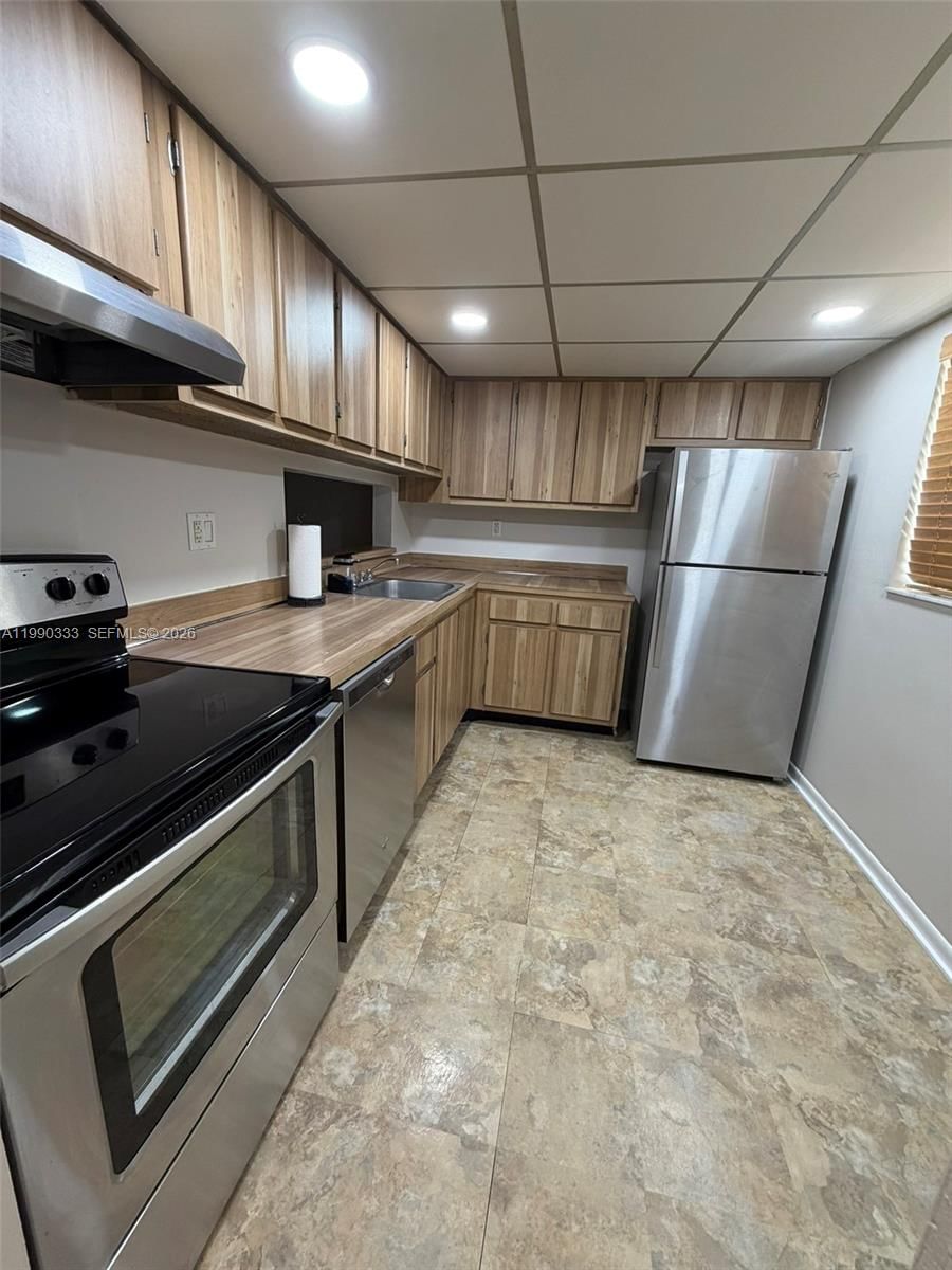 Real estate property located at 8025 107th Ave #213, Miami-dade, The Horizons Condo #2, Miami, FL