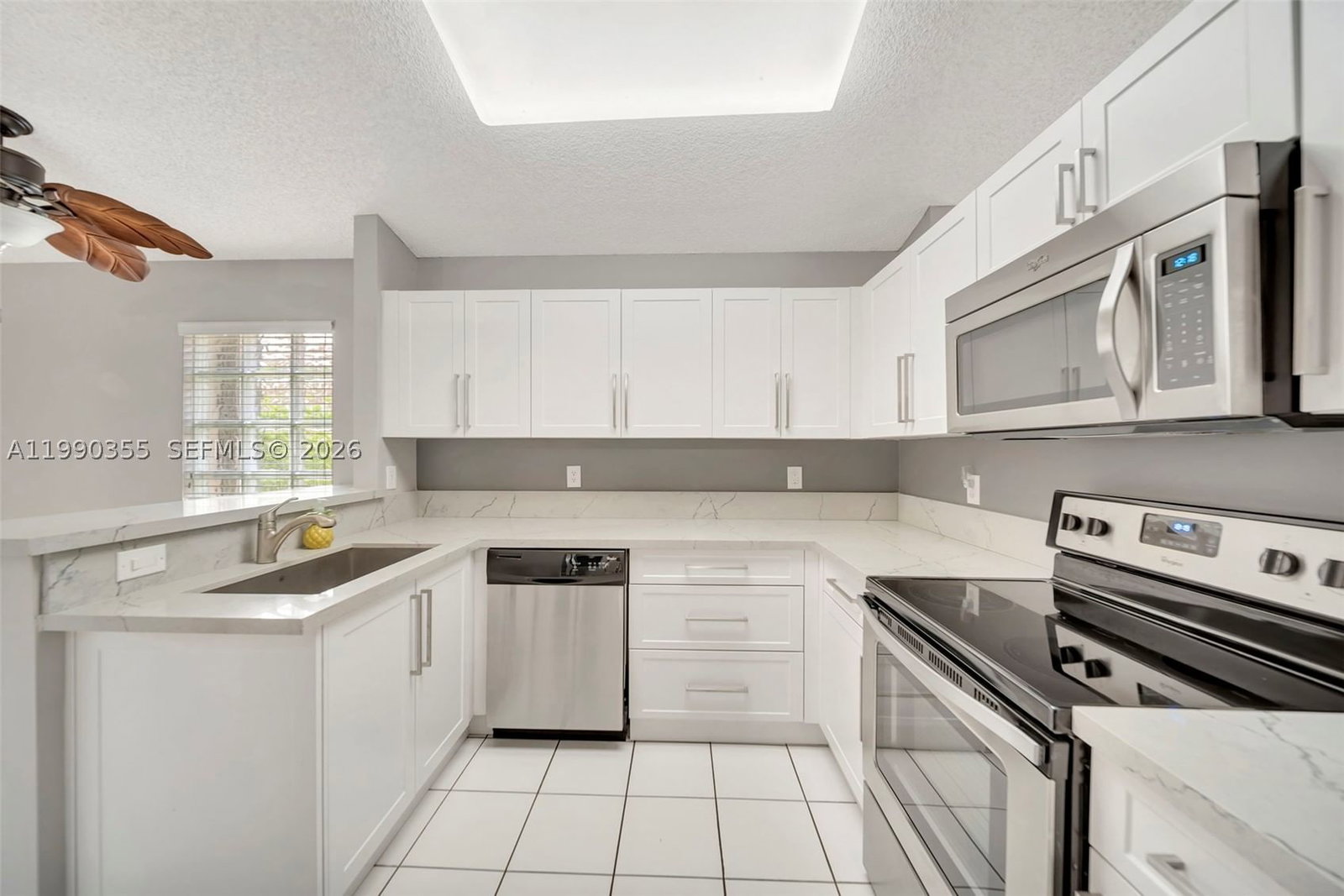 Real estate property located at 14721 Vista Verdi Rd, Broward, Grove Commercial Center, Davie, FL