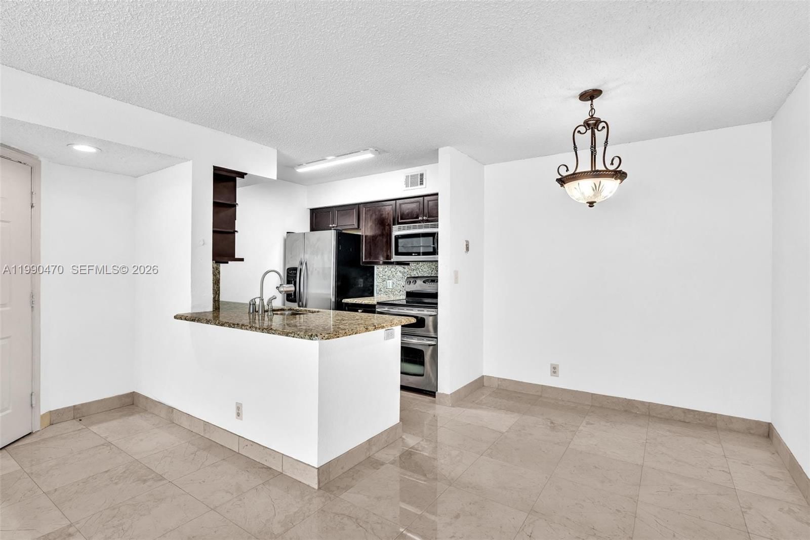 Real estate property located at 2796 University Dr #2104, Broward, Sundance At Davie Condo, Davie, FL