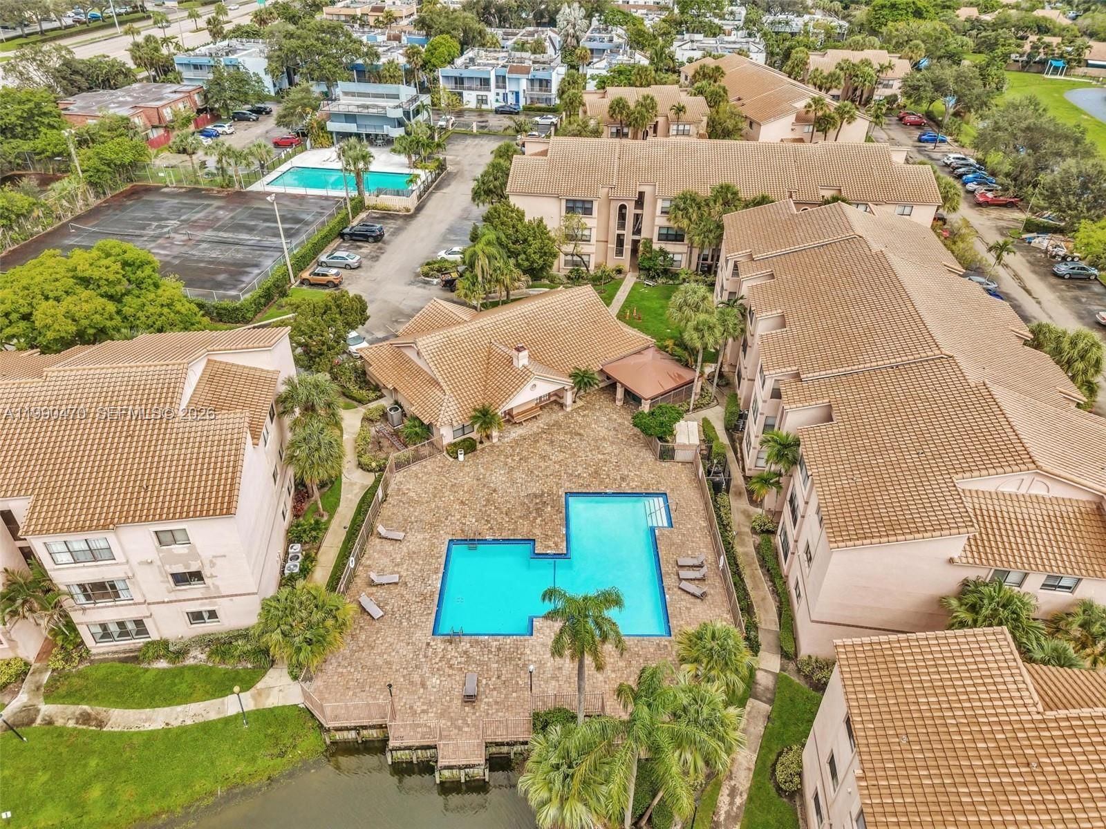 Real estate property located at 2796 University Dr #2104, Broward, Sundance At Davie Condo, Davie, FL