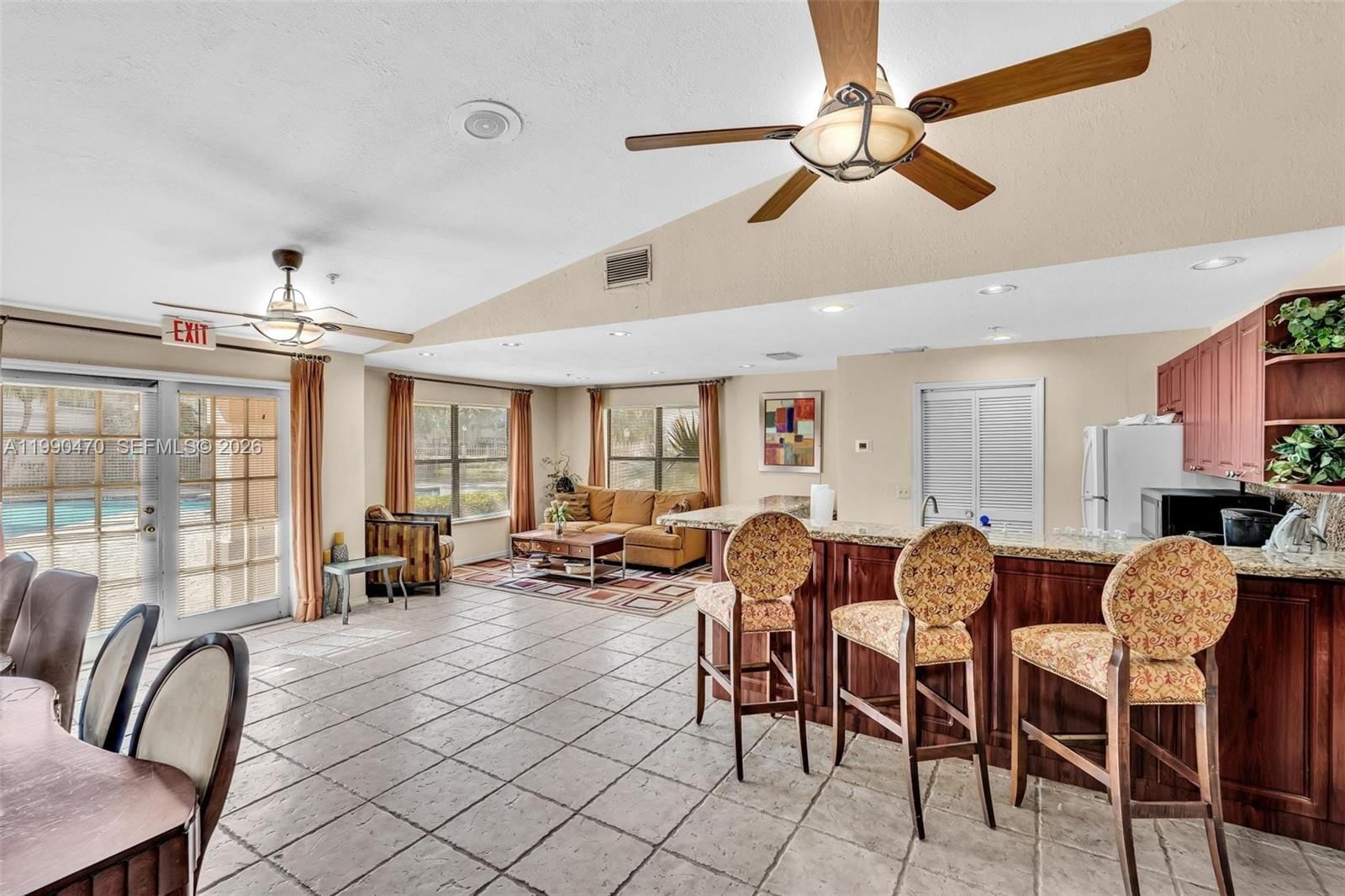 Real estate property located at 2796 University Dr #2104, Broward, Sundance At Davie Condo, Davie, FL